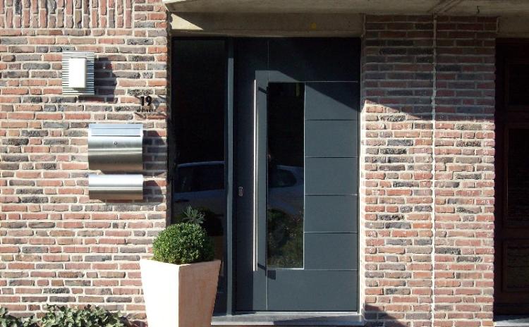 Voordeur Aluminium vleugel overdekkend